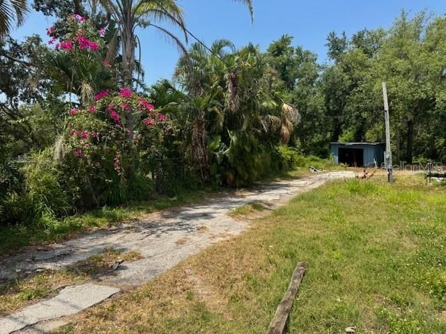 На продажу: $185,000 (0.52 acres)