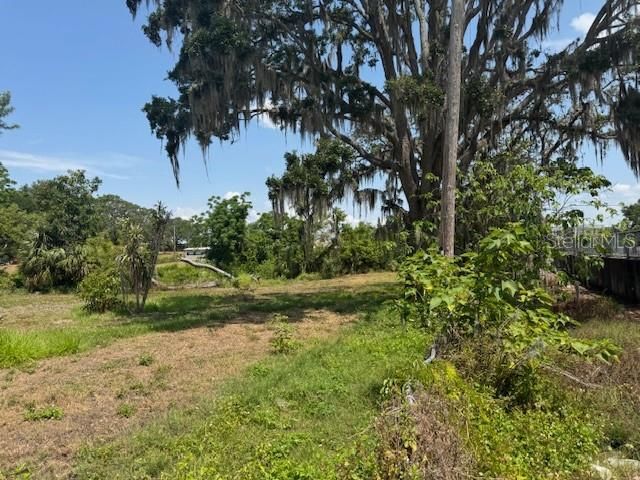 На продажу: $185,000 (0.52 acres)