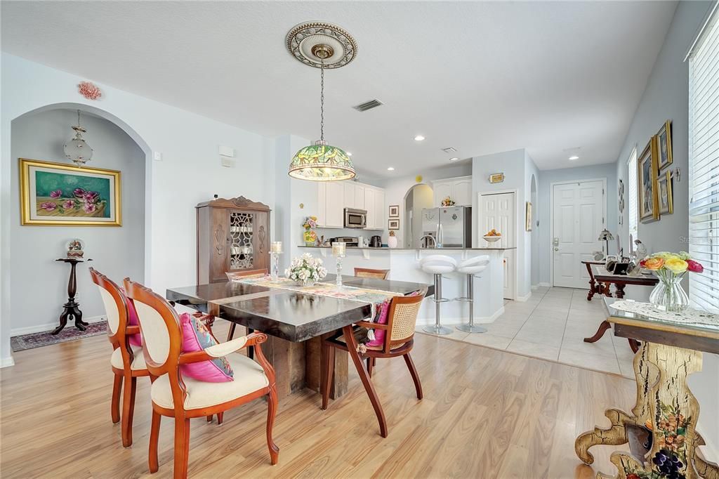 Activo con contrato: $475,000 (3 camas, 2 baños, 1650 Pies cuadrados)