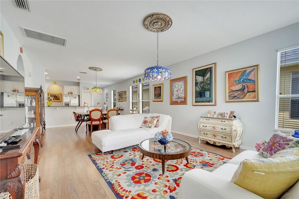 Activo con contrato: $475,000 (3 camas, 2 baños, 1650 Pies cuadrados)