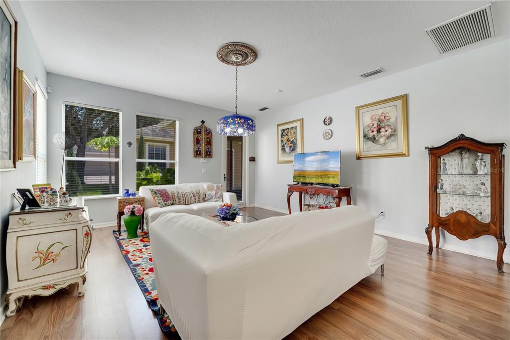 Activo con contrato: $475,000 (3 camas, 2 baños, 1650 Pies cuadrados)