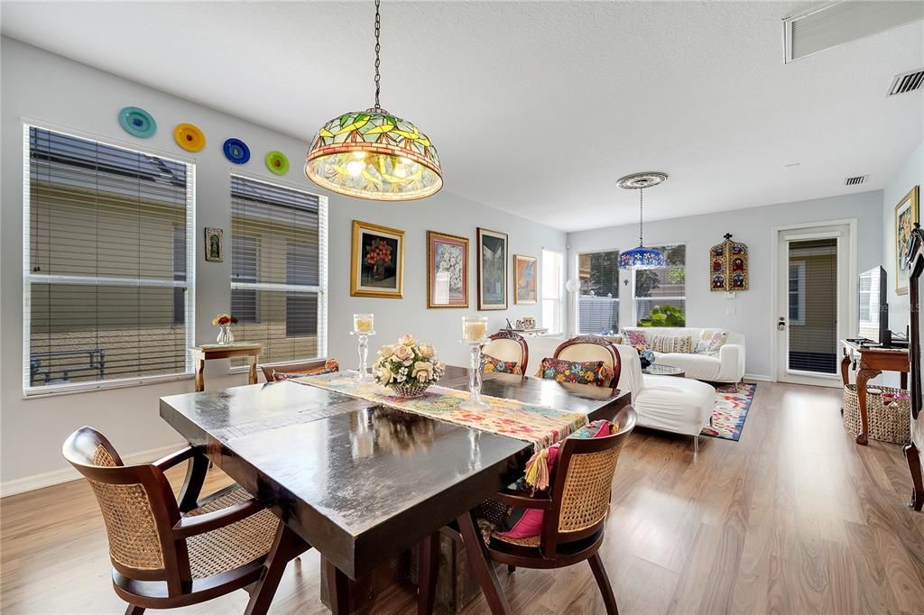 Activo con contrato: $475,000 (3 camas, 2 baños, 1650 Pies cuadrados)