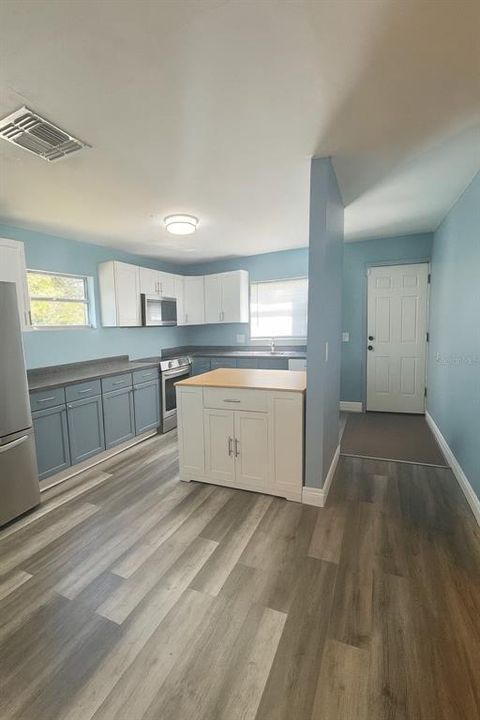 待售: $315,000 (3 贝兹, 2 浴室, 1955 平方英尺)