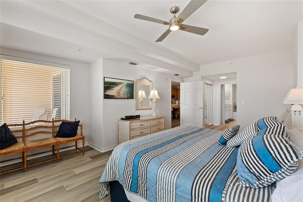 Active With Contract: $659,000 (3 beds, 2 baths, 1640 Square Feet)