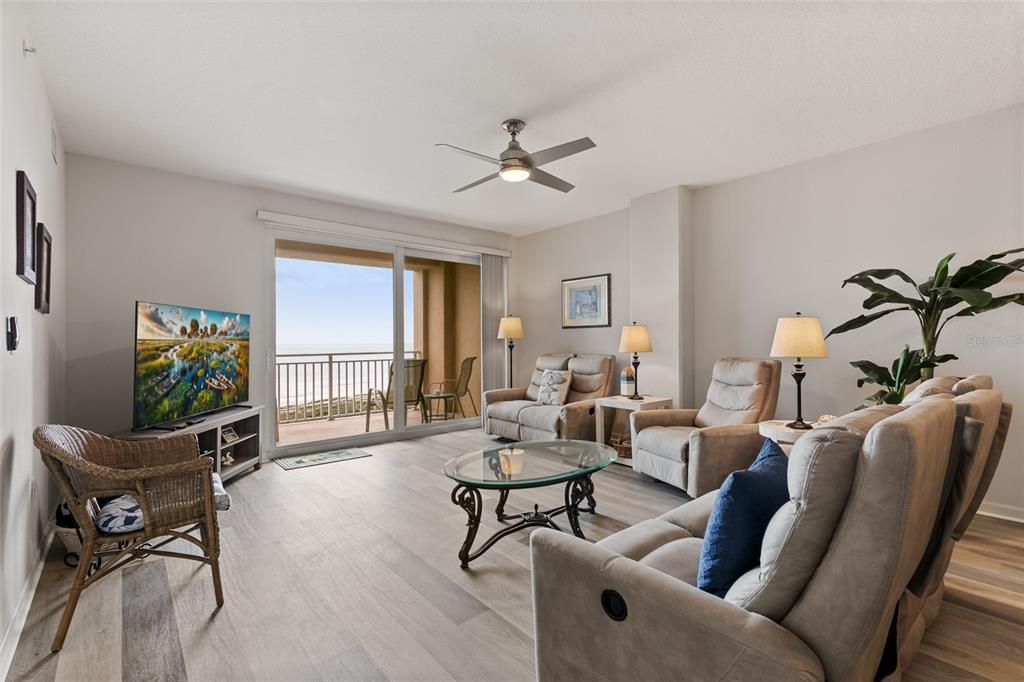 Active With Contract: $659,000 (3 beds, 2 baths, 1640 Square Feet)