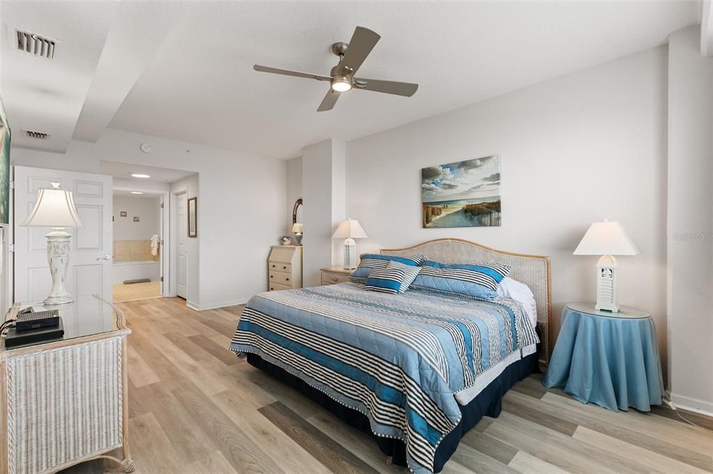 Active With Contract: $659,000 (3 beds, 2 baths, 1640 Square Feet)