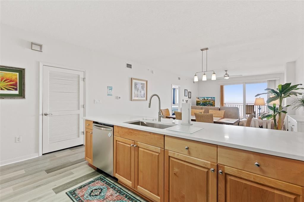 Active With Contract: $659,000 (3 beds, 2 baths, 1640 Square Feet)