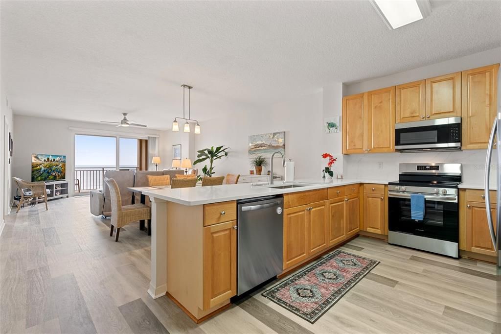 Active With Contract: $659,000 (3 beds, 2 baths, 1640 Square Feet)