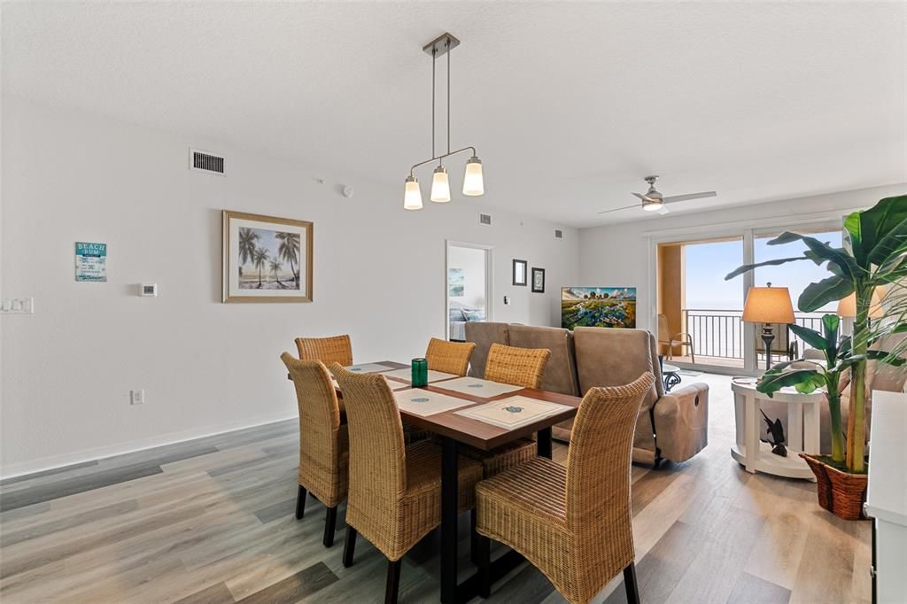 Active With Contract: $659,000 (3 beds, 2 baths, 1640 Square Feet)