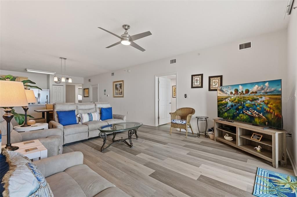 Active With Contract: $659,000 (3 beds, 2 baths, 1640 Square Feet)