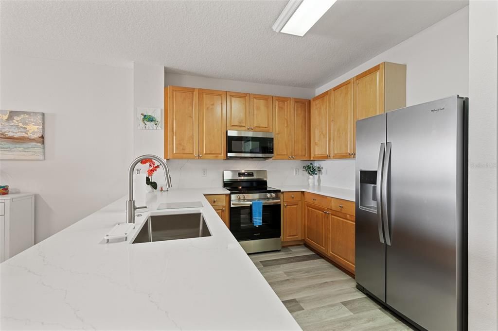 Active With Contract: $659,000 (3 beds, 2 baths, 1640 Square Feet)