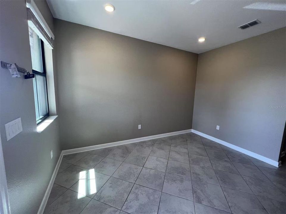 Active With Contract: $1,799 (3 beds, 2 baths, 1741 Square Feet)