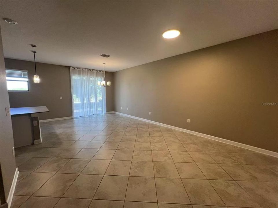 Active With Contract: $1,799 (3 beds, 2 baths, 1741 Square Feet)