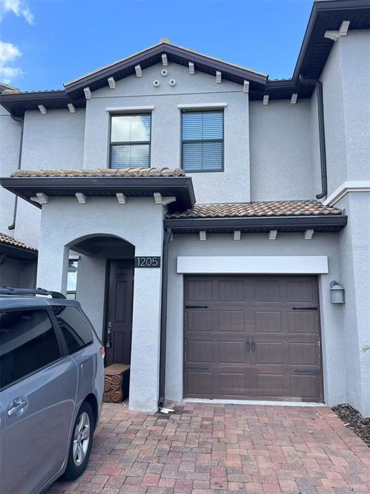 Active With Contract: $1,799 (3 beds, 2 baths, 1741 Square Feet)