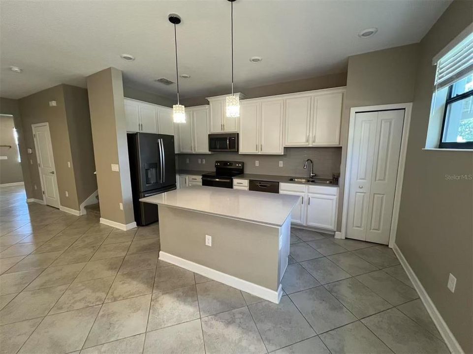 Active With Contract: $1,799 (3 beds, 2 baths, 1741 Square Feet)