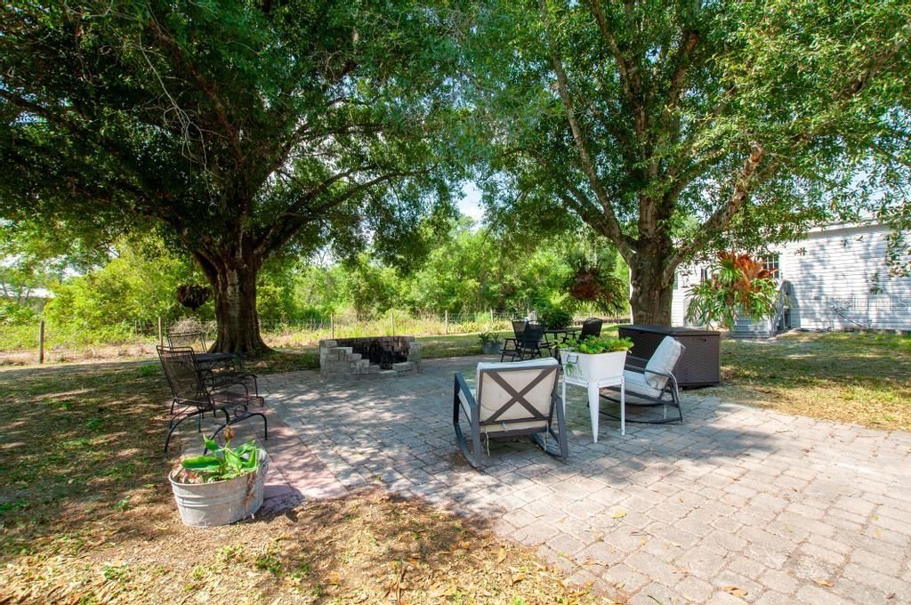 For Sale: $334,900 (4 beds, 2 baths, 1836 Square Feet)