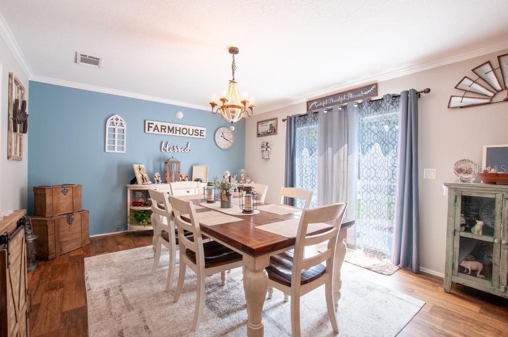 For Sale: $334,900 (4 beds, 2 baths, 1836 Square Feet)