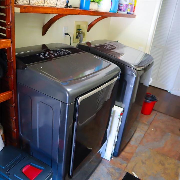 合同活跃: $349,999 (3 贝兹, 2 浴室, 1693 平方英尺)