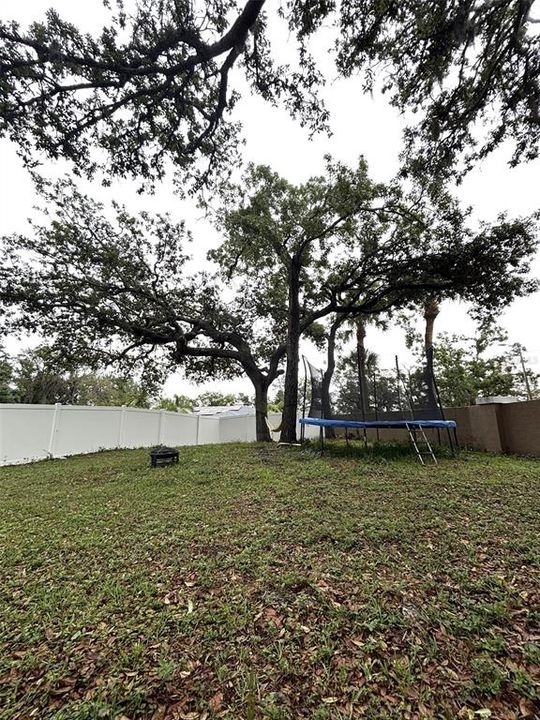 合同活跃: $349,999 (3 贝兹, 2 浴室, 1693 平方英尺)