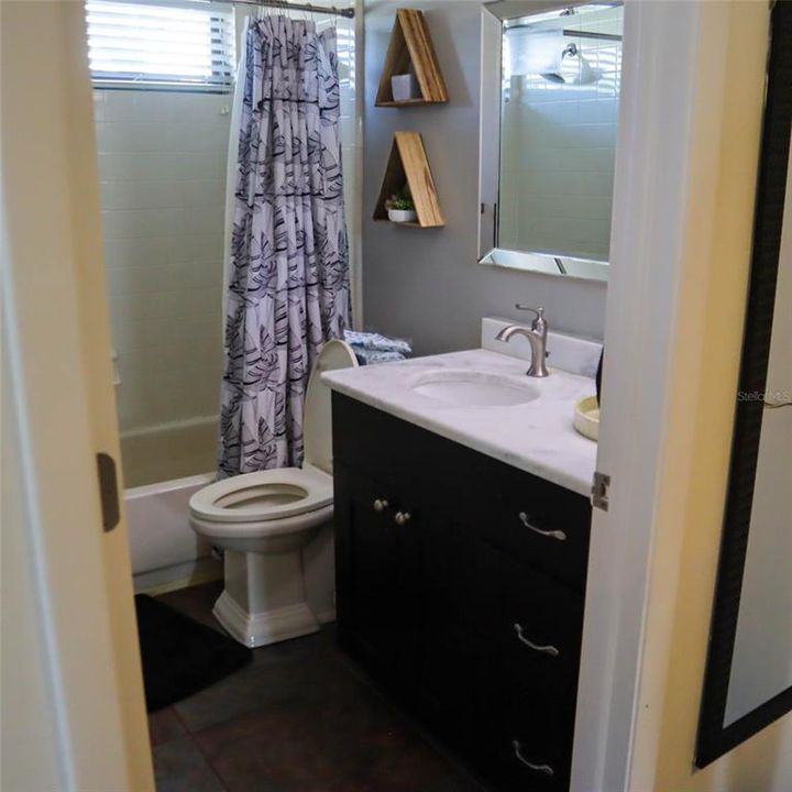 合同活跃: $349,999 (3 贝兹, 2 浴室, 1693 平方英尺)