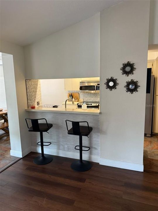 合同活跃: $349,999 (3 贝兹, 2 浴室, 1693 平方英尺)