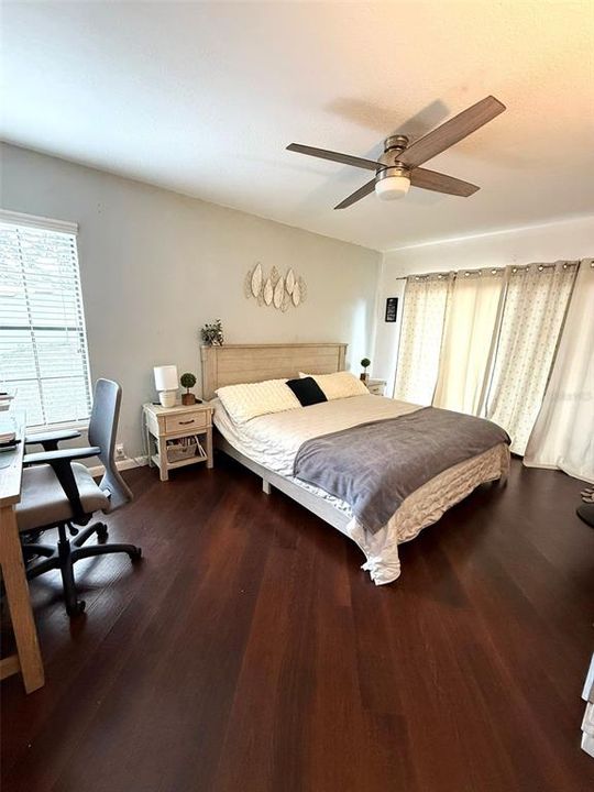 合同活跃: $349,999 (3 贝兹, 2 浴室, 1693 平方英尺)