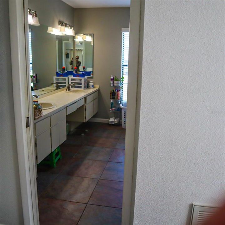 合同活跃: $349,999 (3 贝兹, 2 浴室, 1693 平方英尺)