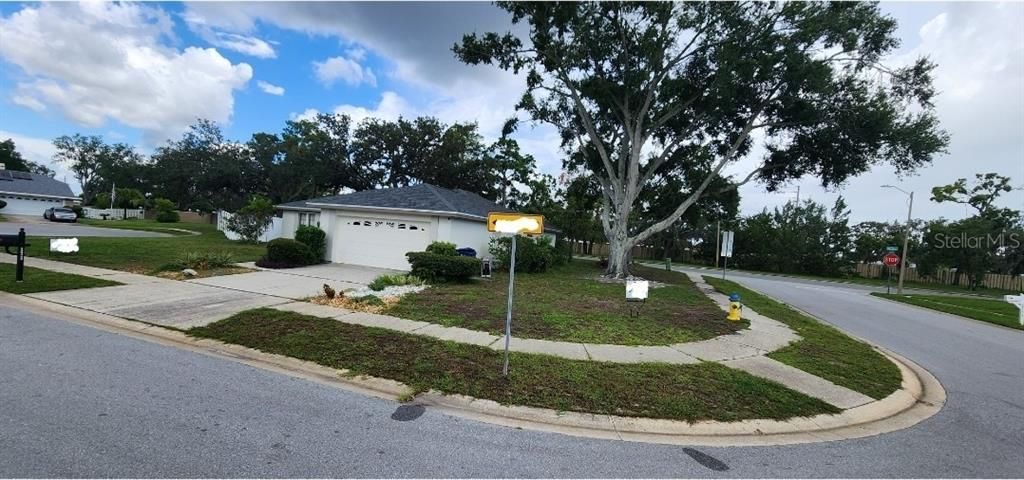 合同活跃: $349,999 (3 贝兹, 2 浴室, 1693 平方英尺)