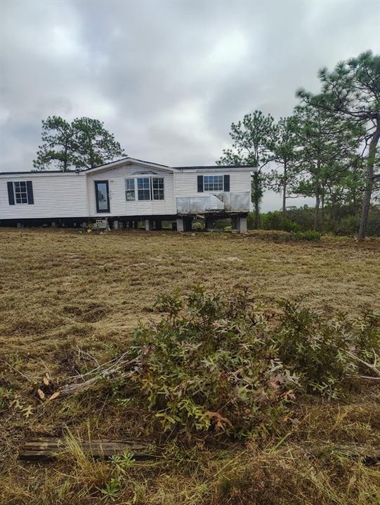 Active With Contract: $140,000 (3 beds, 2 baths, 1716 Square Feet)