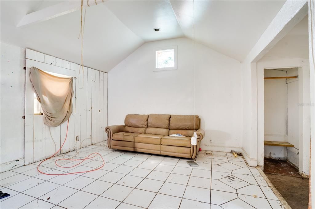 Под контрактом: $119,000 (1 спален, 1 ванн, 530 Квадратных фут)