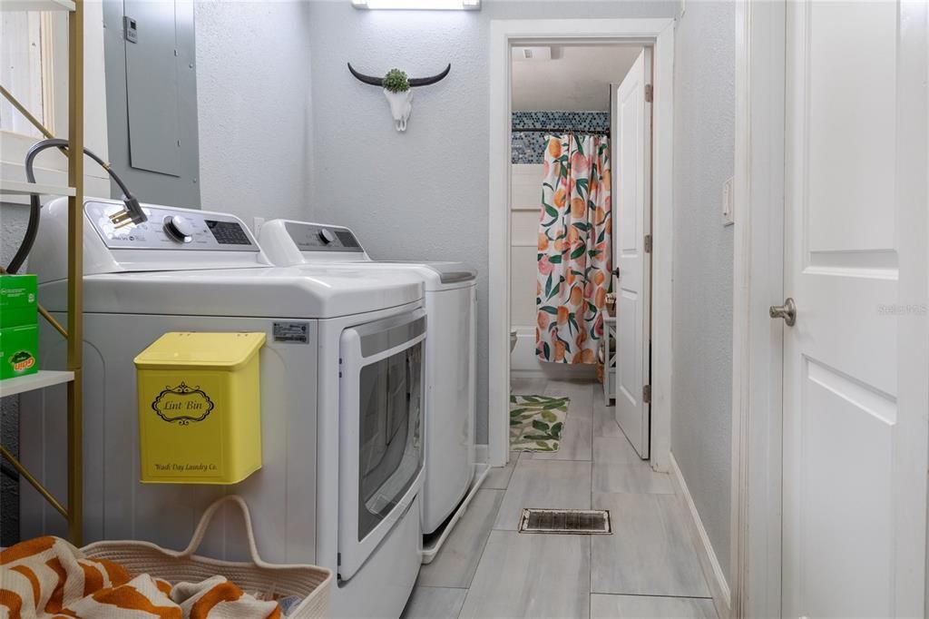 Activo con contrato: $470,000 (3 camas, 2 baños, 2217 Pies cuadrados)