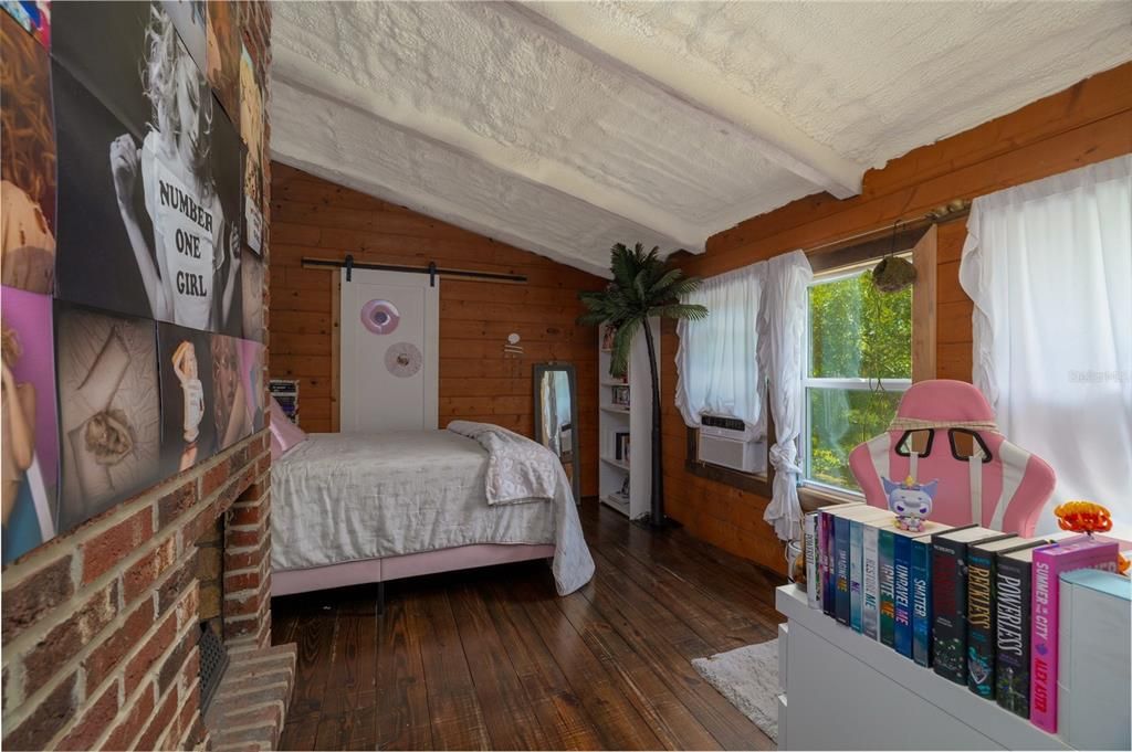 Activo con contrato: $470,000 (3 camas, 2 baños, 2217 Pies cuadrados)