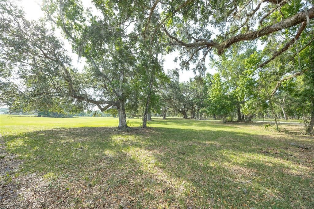 待售: $712,500 (25.42 acres)