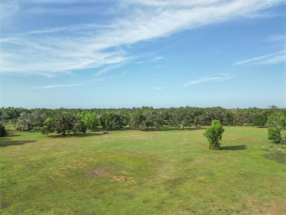 待售: $712,500 (25.42 acres)