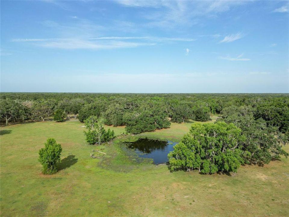 待售: $712,500 (25.42 acres)