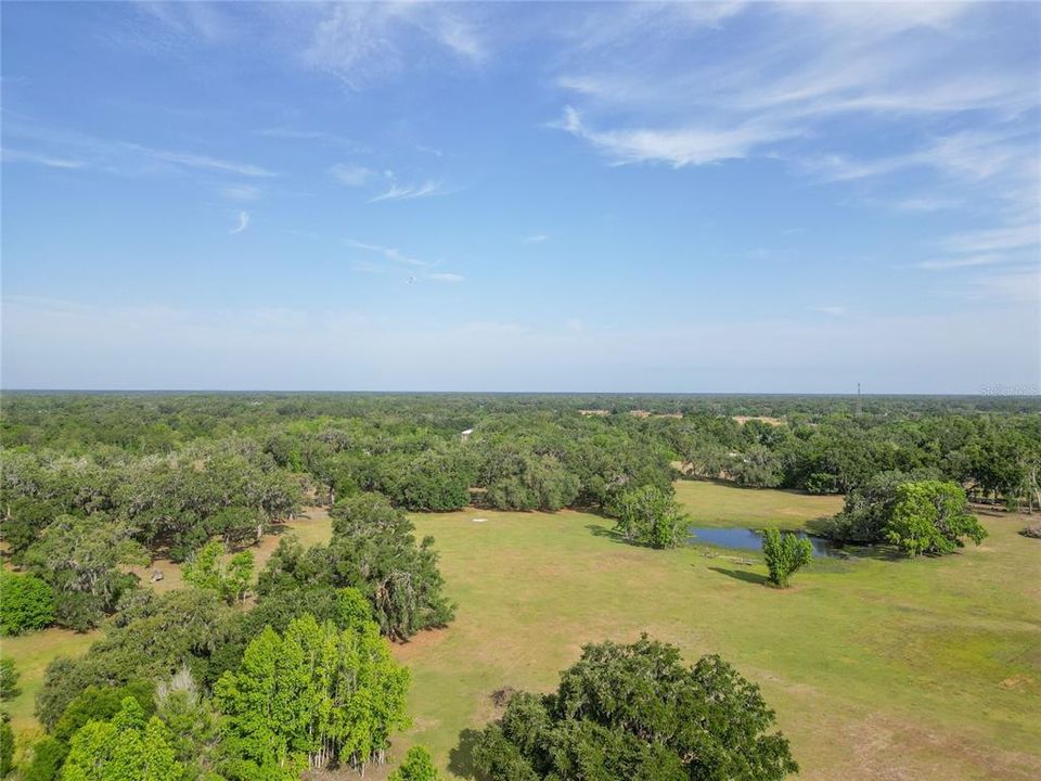 待售: $712,500 (25.42 acres)