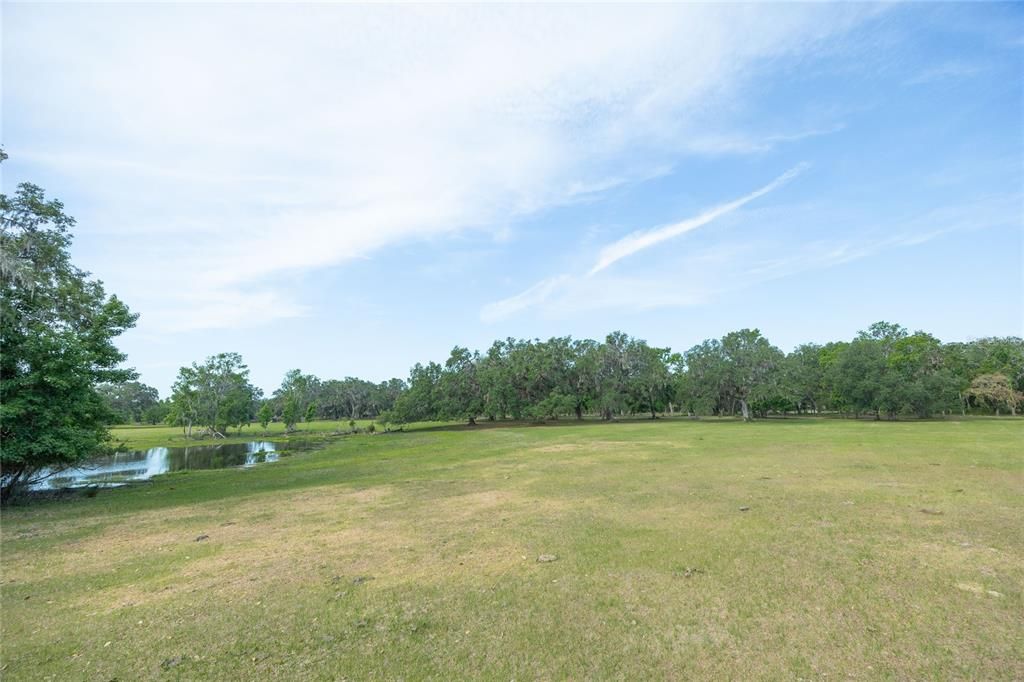 待售: $712,500 (25.42 acres)