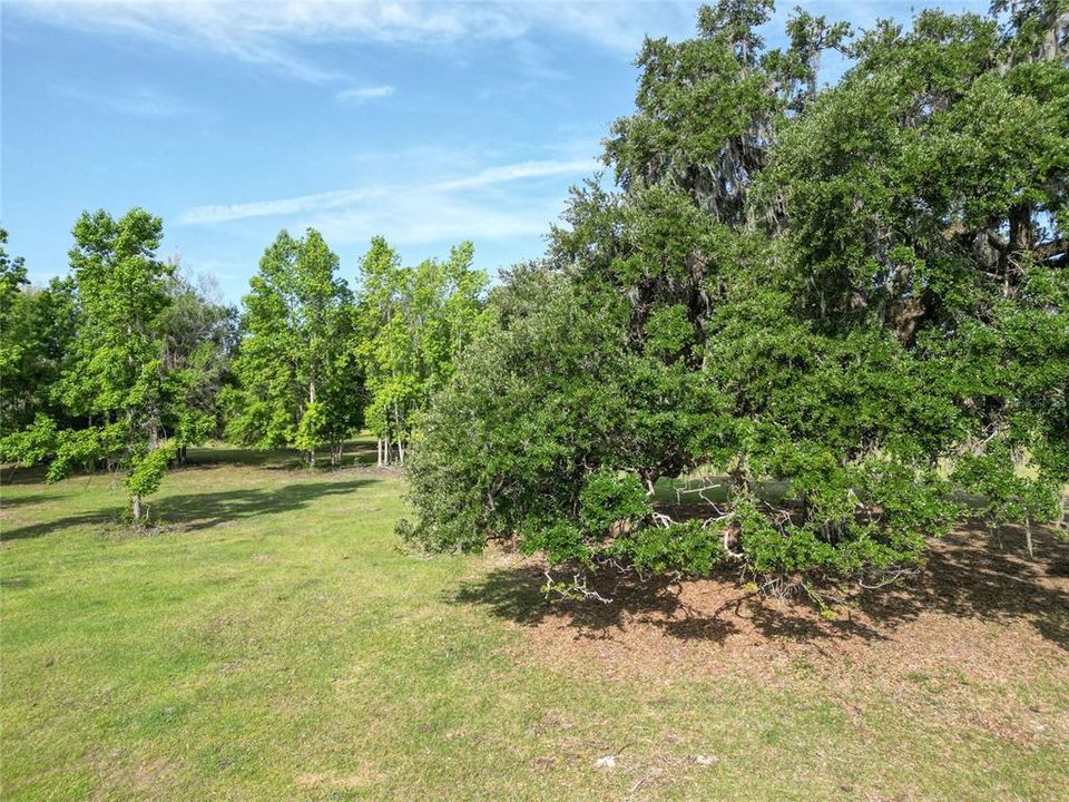 待售: $712,500 (25.42 acres)