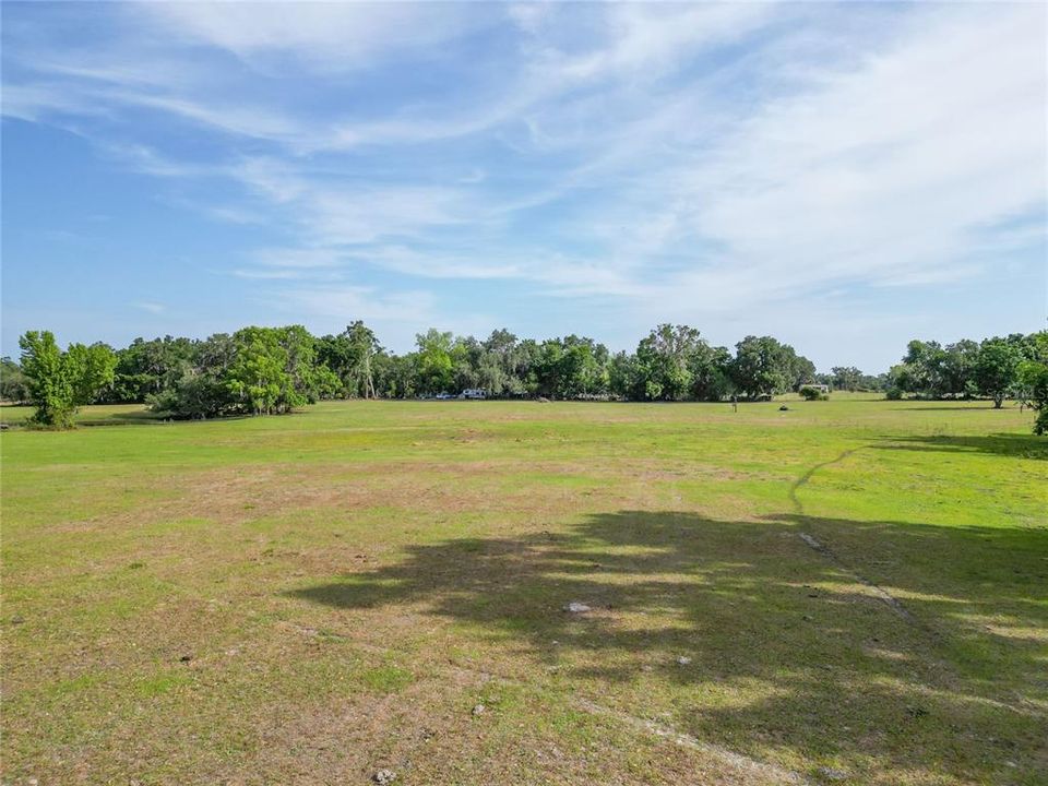 待售: $712,500 (25.42 acres)