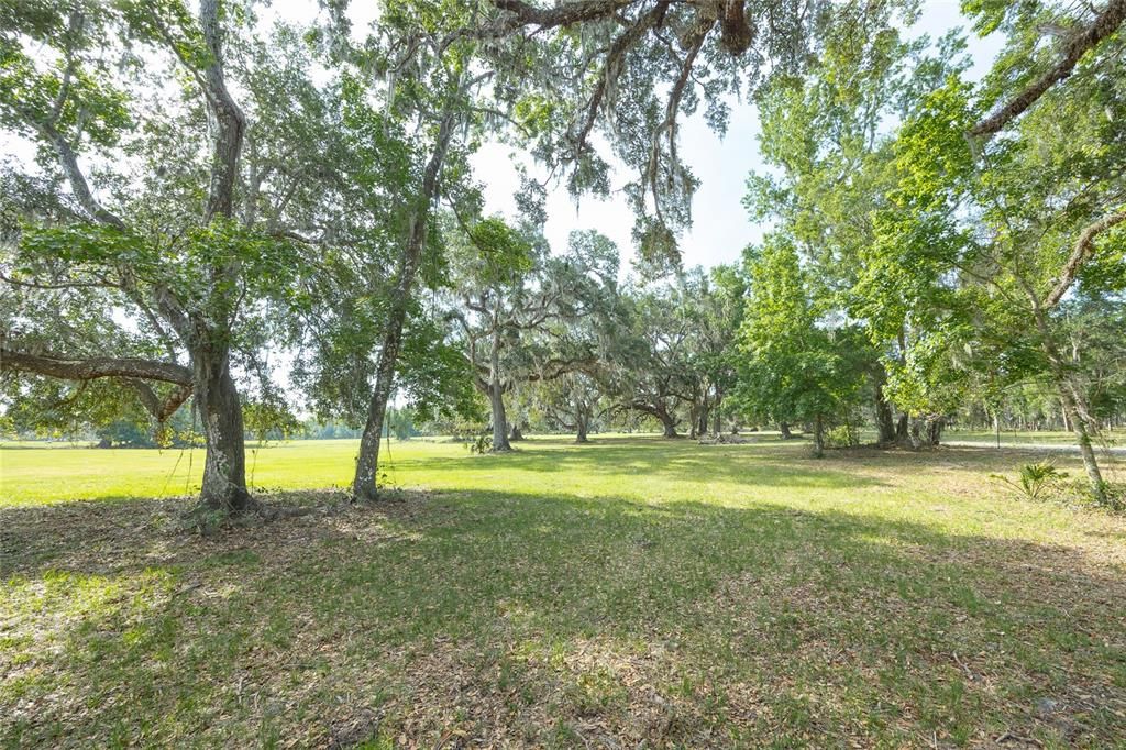 待售: $712,500 (25.42 acres)