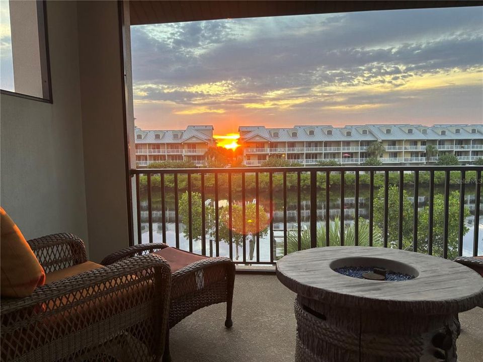 待售: $1,150,000 (4 贝兹, 3 浴室, 2913 平方英尺)