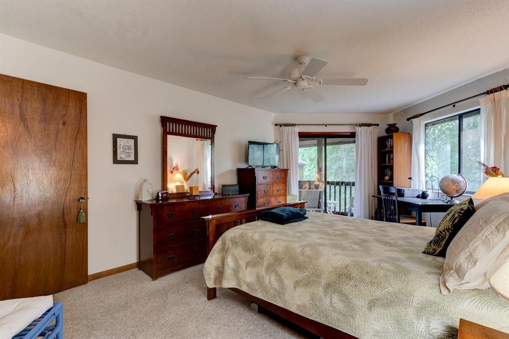 Active With Contract: $150,000 (2 beds, 2 baths, 950 Square Feet)