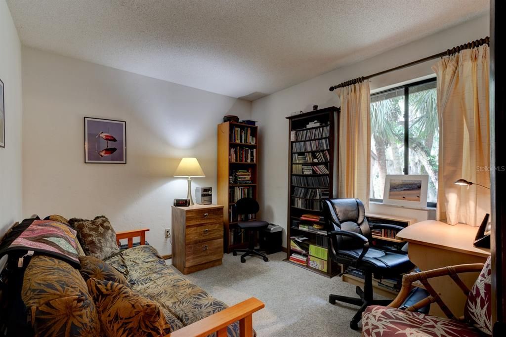 Active With Contract: $150,000 (2 beds, 2 baths, 950 Square Feet)