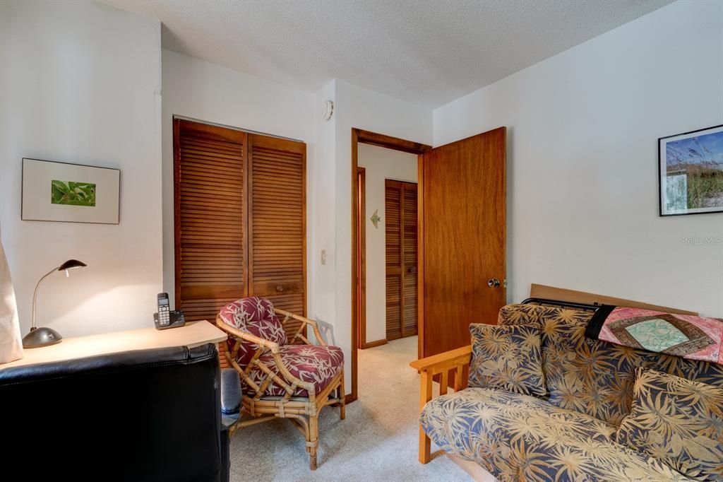 Active With Contract: $150,000 (2 beds, 2 baths, 950 Square Feet)