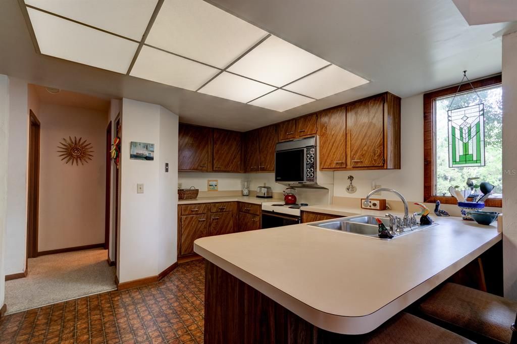 Active With Contract: $150,000 (2 beds, 2 baths, 950 Square Feet)