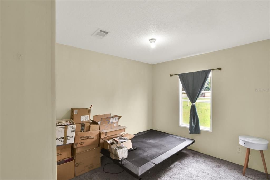 На продажу: $165,800 (3 спален, 2 ванн, 1040 Квадратных фут)