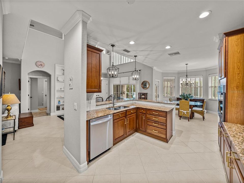 Под контрактом: $529,000 (3 спален, 4 ванн, 2954 Квадратных фут)