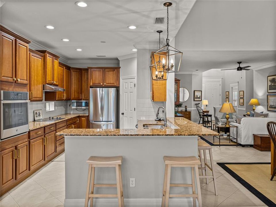 Под контрактом: $529,000 (3 спален, 4 ванн, 2954 Квадратных фут)