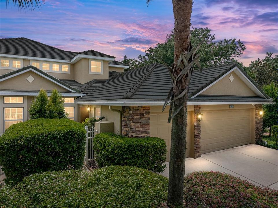 Под контрактом: $529,000 (3 спален, 4 ванн, 2954 Квадратных фут)