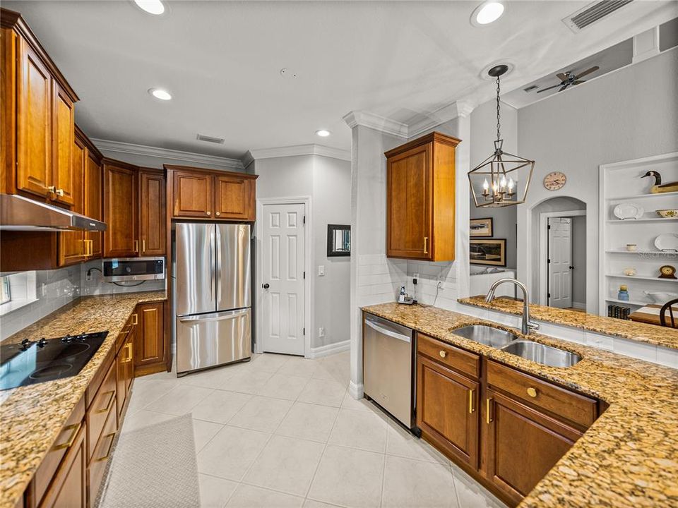 Под контрактом: $529,000 (3 спален, 4 ванн, 2954 Квадратных фут)